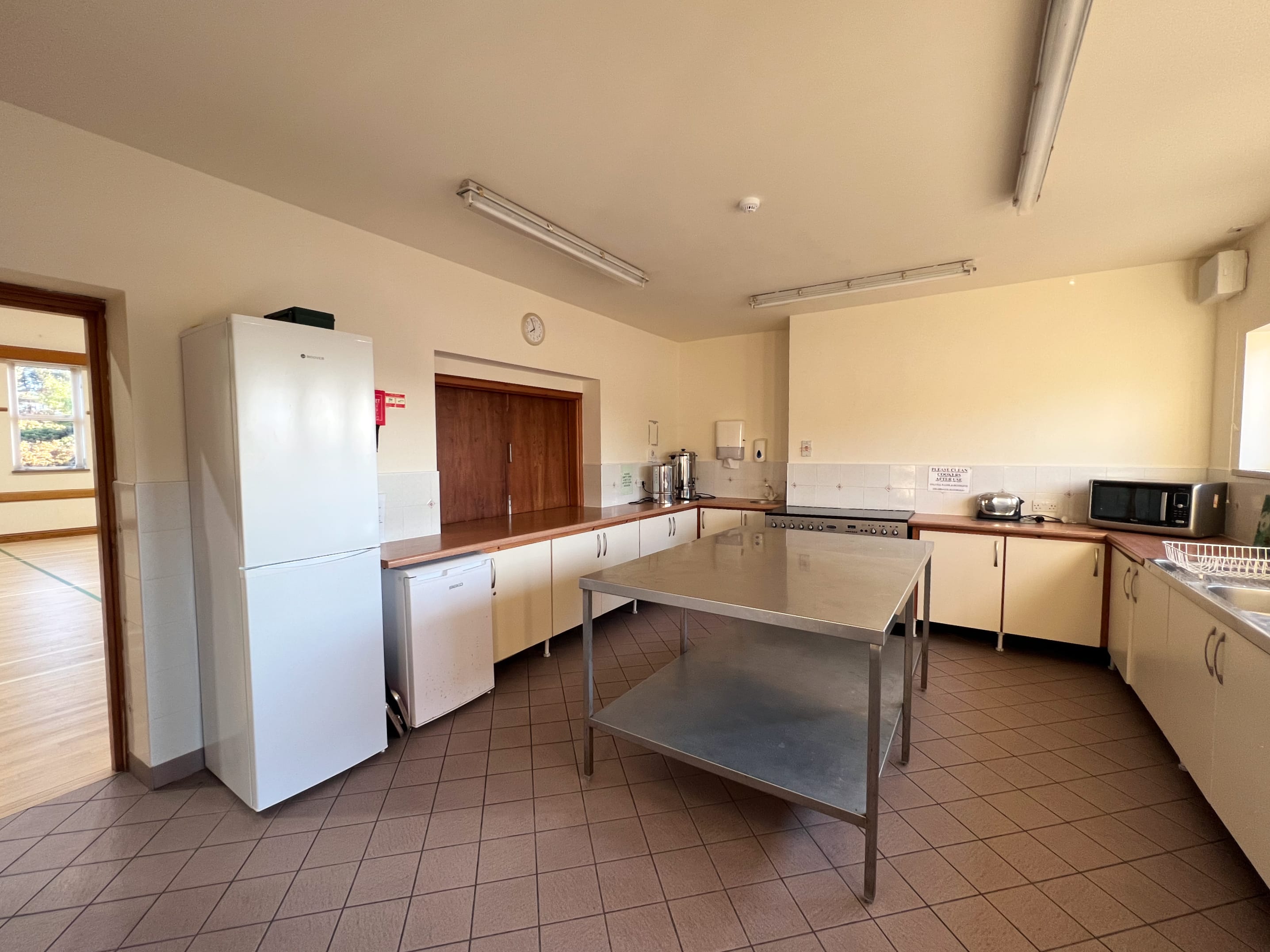 The fitted kitchen